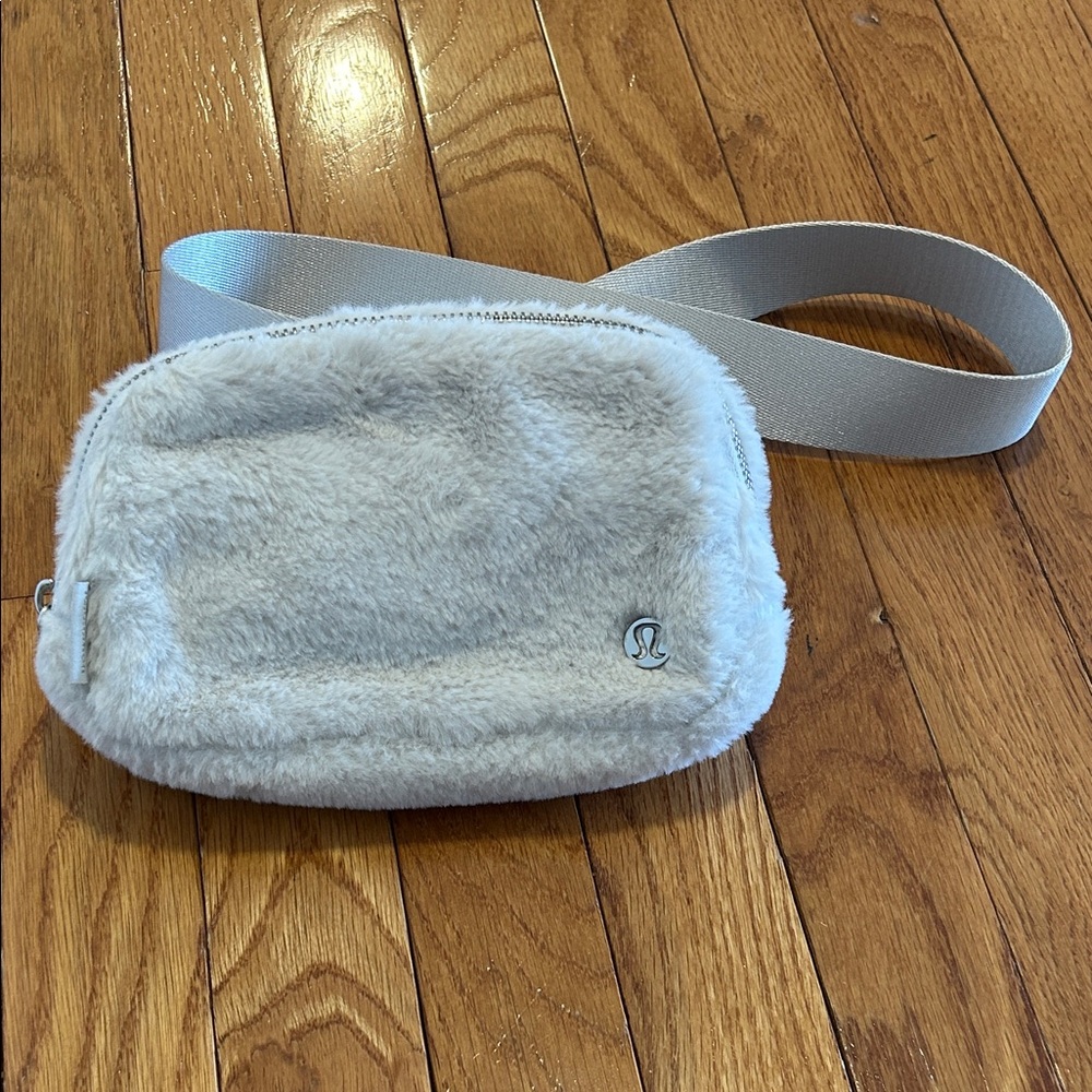 Lululemon Plush Fleece Belt Bag in Bone